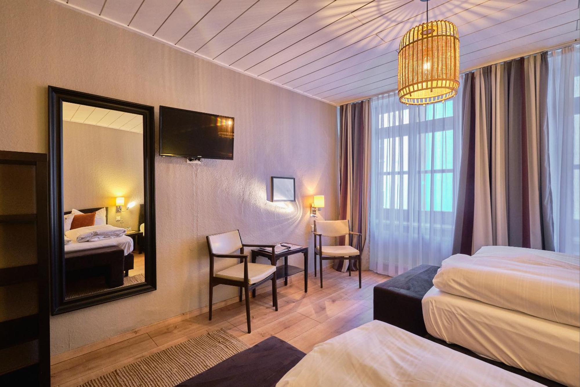 Hotel Roter Hahn Regensburg Dış mekan fotoğraf