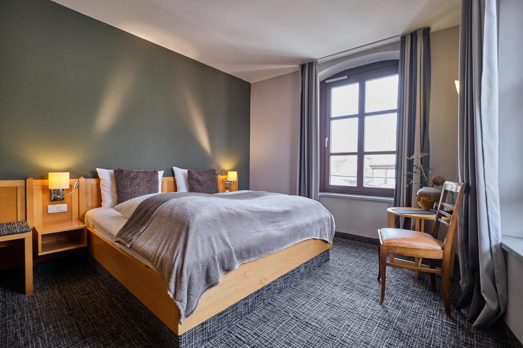 Hotel Roter Hahn Regensburg Dış mekan fotoğraf