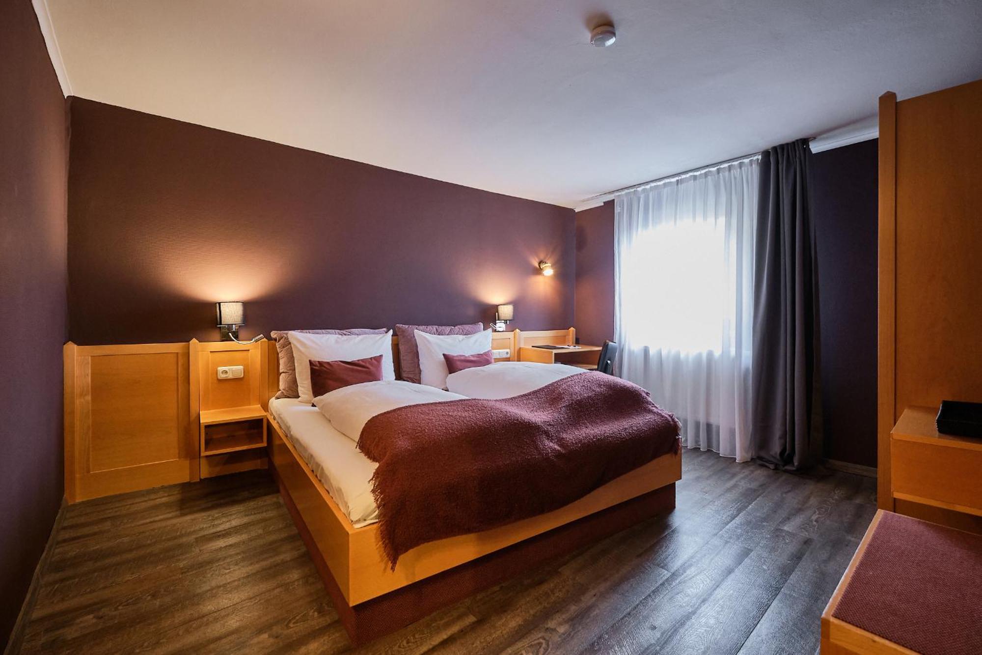 Hotel Roter Hahn Regensburg Dış mekan fotoğraf