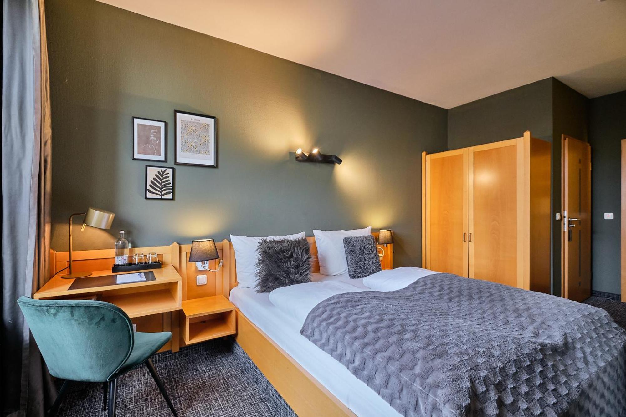 Hotel Roter Hahn Regensburg Dış mekan fotoğraf