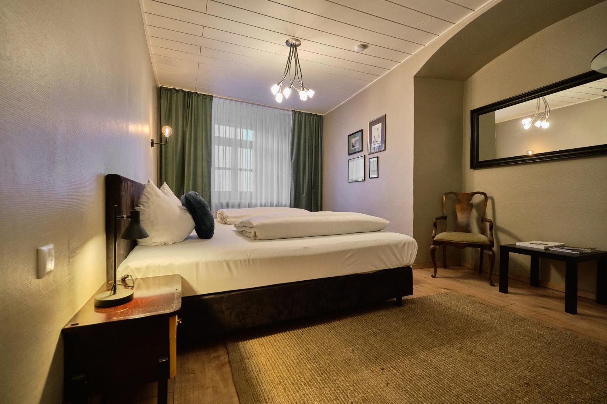 Hotel Roter Hahn Regensburg Dış mekan fotoğraf