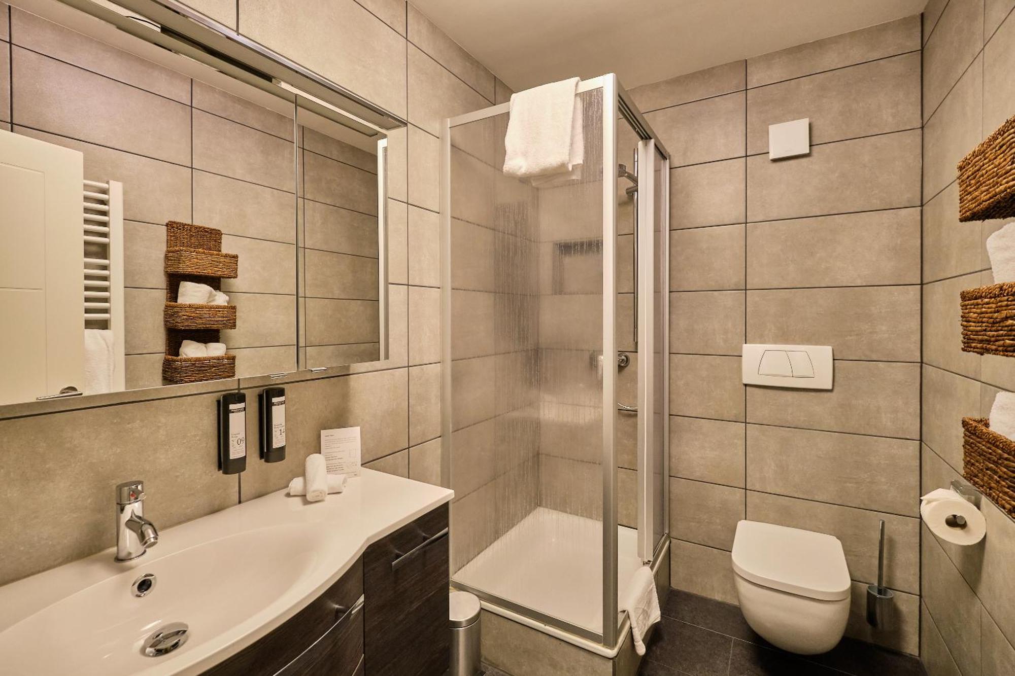 Hotel Roter Hahn Regensburg Dış mekan fotoğraf