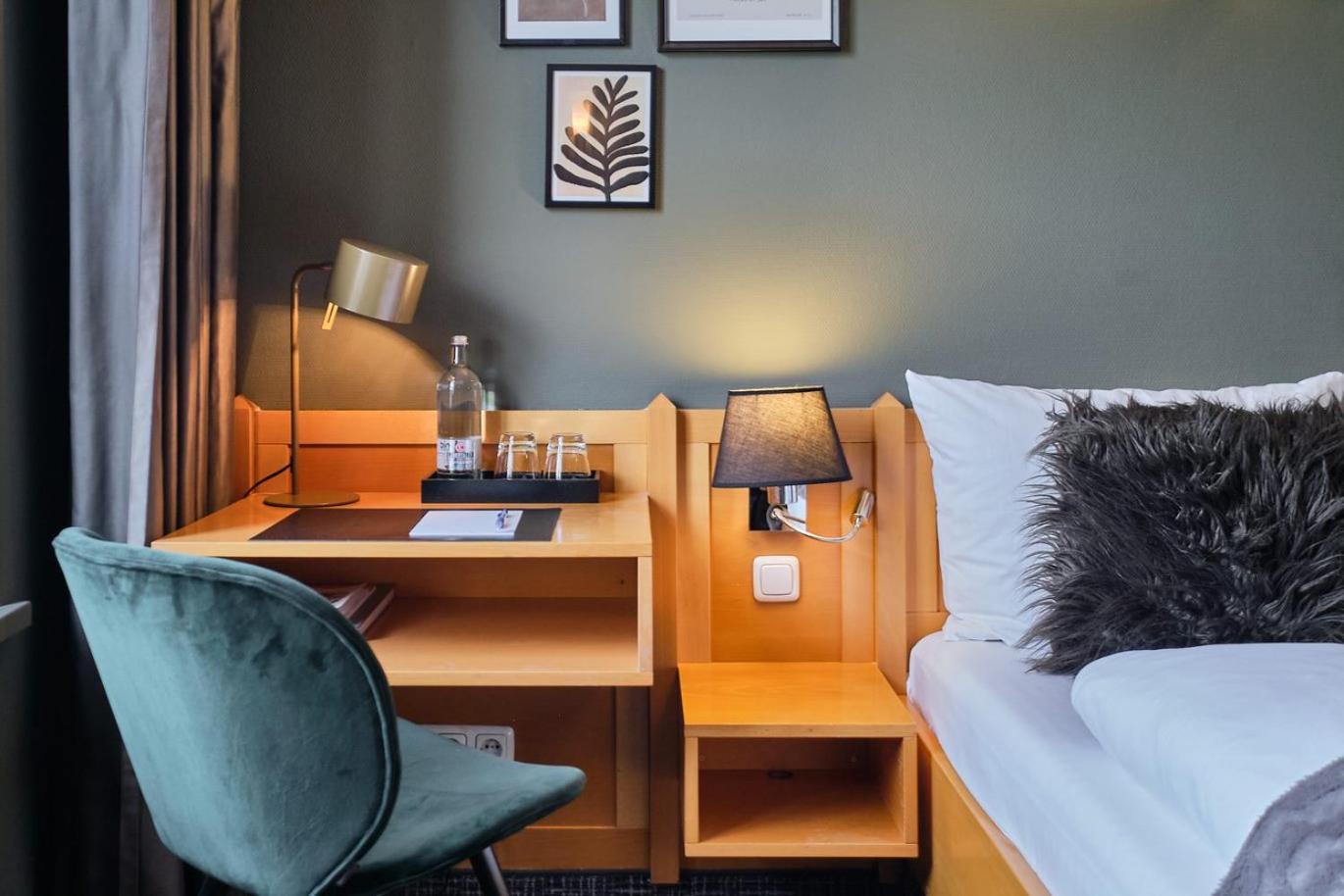 Hotel Roter Hahn Regensburg Dış mekan fotoğraf